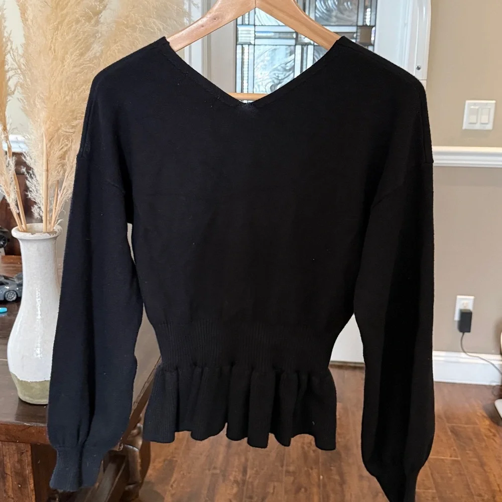 Molly Bracken Black V-Neck Blouse - Picture 3 of 3